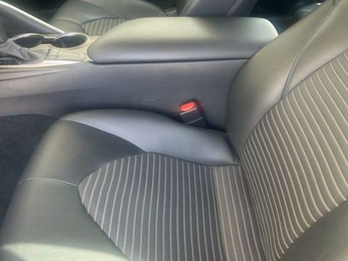 Used 2023 Toyota Camry SE FWD image 8