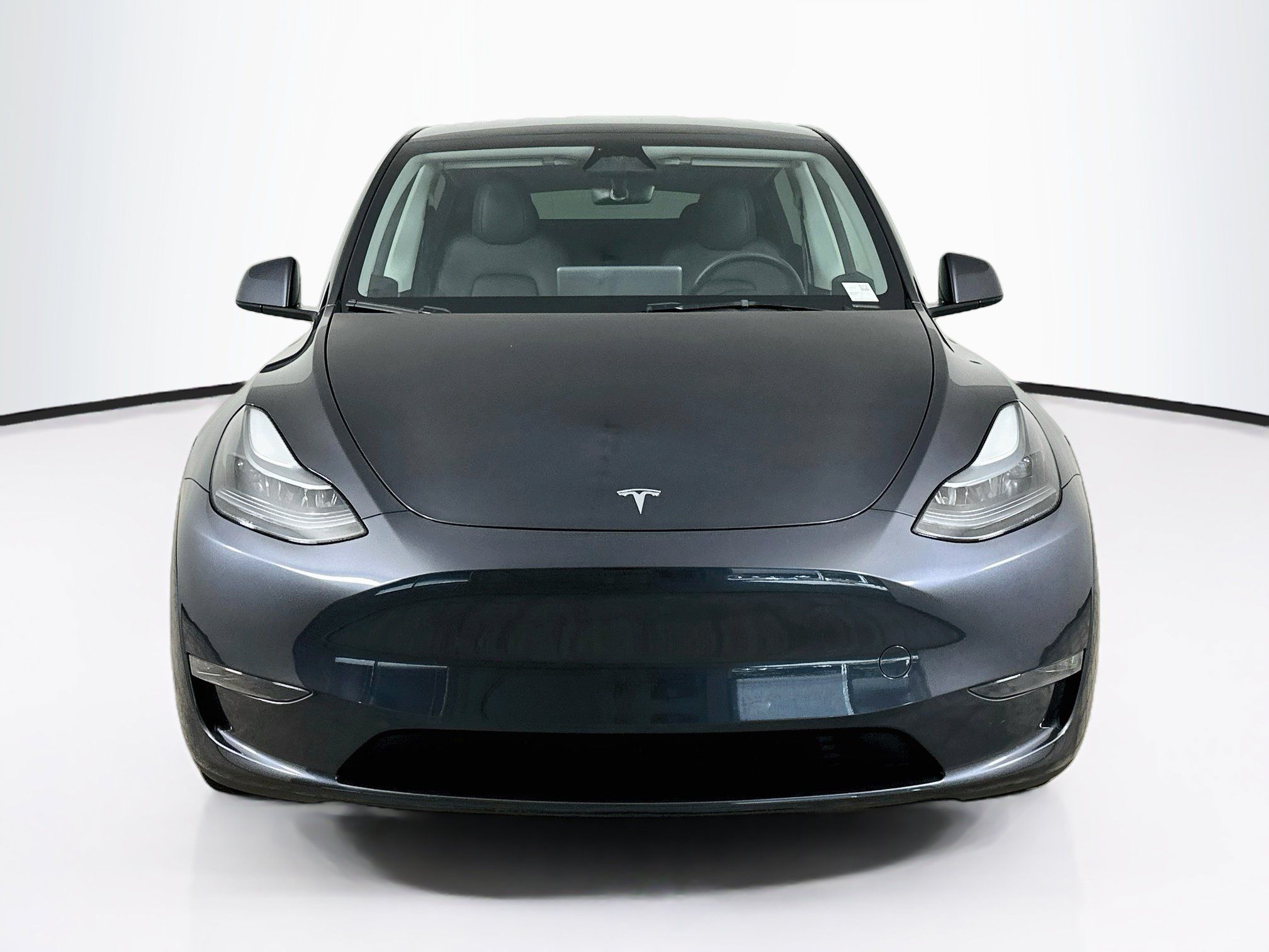 Used 2025 Tesla Model Y Long Range RWD image 2