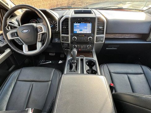 Used 2018 Ford F150 Lariat w/ Equipment Group 502A Luxury image 11