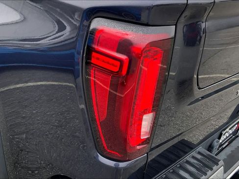 Used 2023 GMC Sierra 1500 SLT image 26