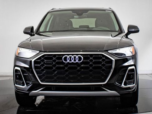 Certified 2024 Audi Q5 2.0T Premium w/ Convenience Package image 2
