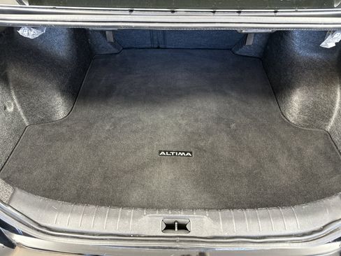 Used 2024 Nissan Altima 2.5 SV image 14