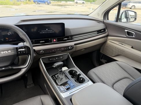 New 2027 Kia Carnival EX FWD image 19