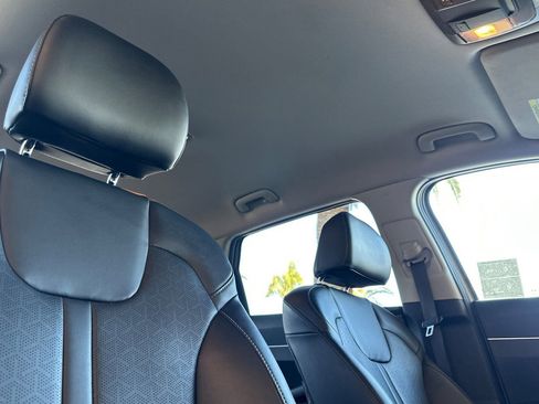 Used 2022 Kia Sorento S AWD/4WD image 19