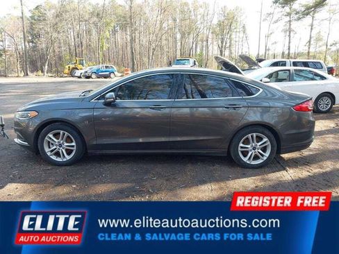 Used 2018 Ford Fusion SE w/ Fusion SE Technology Package image 30