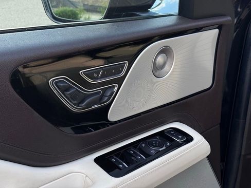 Used 2023 Lincoln Aviator Black Label w/ Jet Package image 12