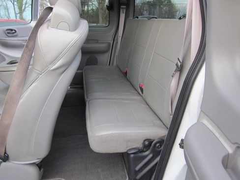 Used 2002 Ford F150 Lariat image 10