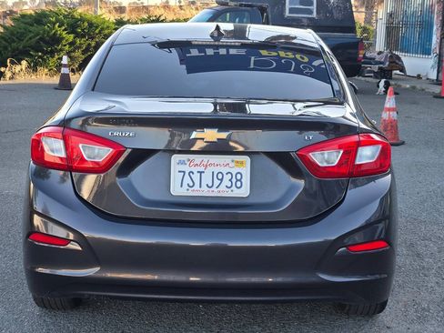 Used 2017 Chevrolet Cruze LT FWD image 14