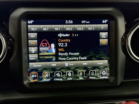 Used 2020 Jeep Wrangler Unlimited Sahara AWD/4WD image 14