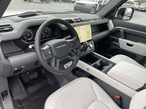 New 2026 Land Rover Defender 110 X-Dynamic SE AWD/4WD image 13