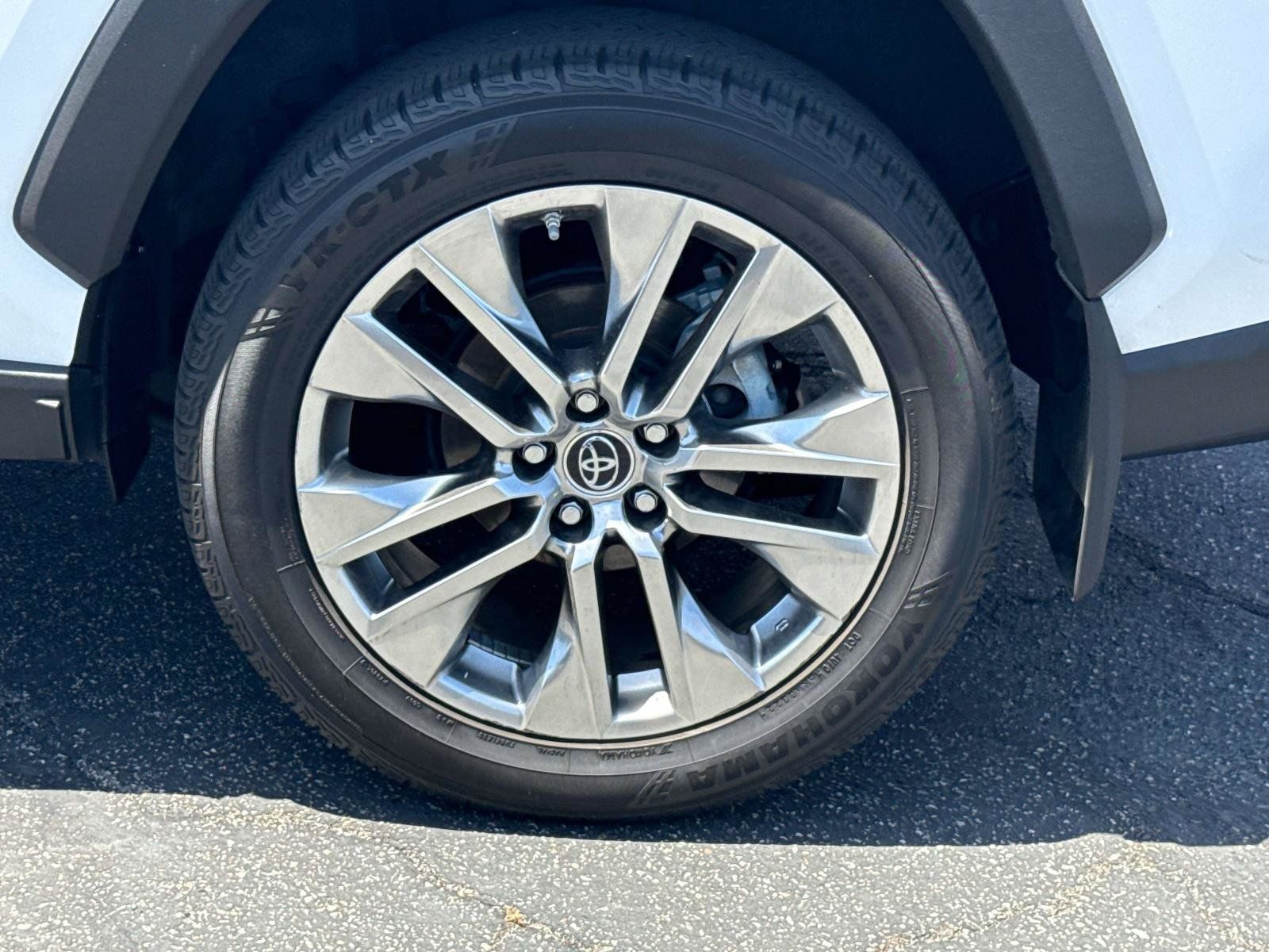 Used 2019 Toyota RAV4 XLE Premium w/ All Weather Liner Package FWD image 30