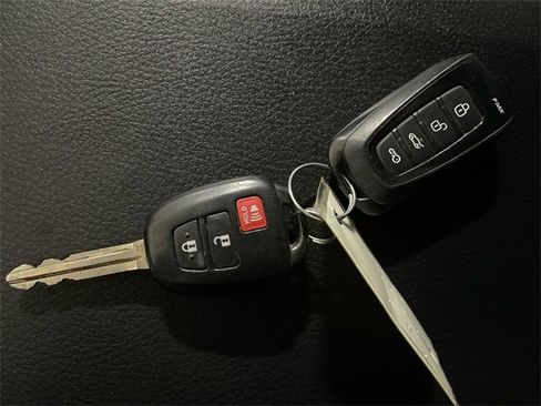 Used 2022 Toyota Tacoma SR5 image 20