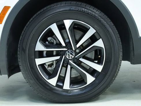 Certified 2022 Volkswagen Tiguan S image 8