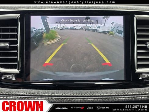 Used 2023 Chrysler Pacifica Touring-L FWD image 27