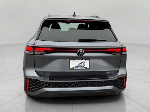 New 2026 Volkswagen Tiguan SE R-Line AWD/4WD image 6