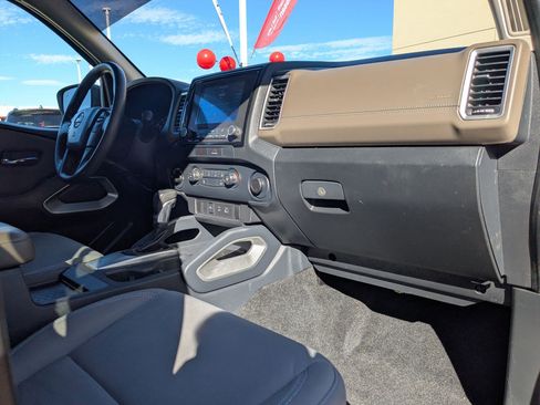 Used 2022 Nissan Frontier SV w/ Technology Package image 32