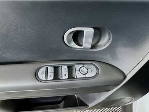 Used 2024 Hyundai Ioniq 5 SE image 15