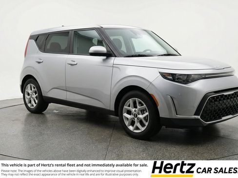 Used 2025 Kia Soul LX w/ LX Technology Package FWD image 1