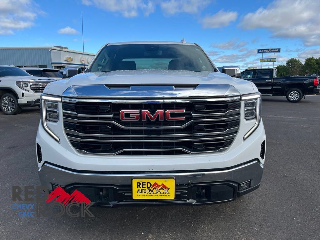Used 2025 GMC Sierra 1500 SLT AWD/4WD image 1