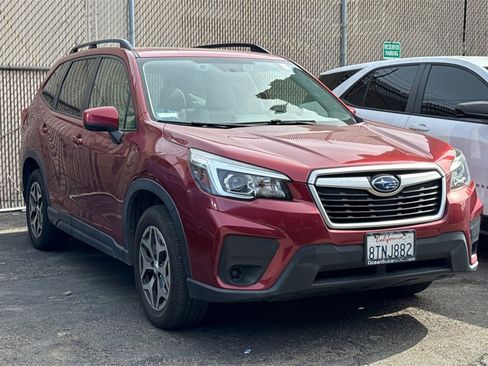 Used 2020 Subaru Forester Premium image 2