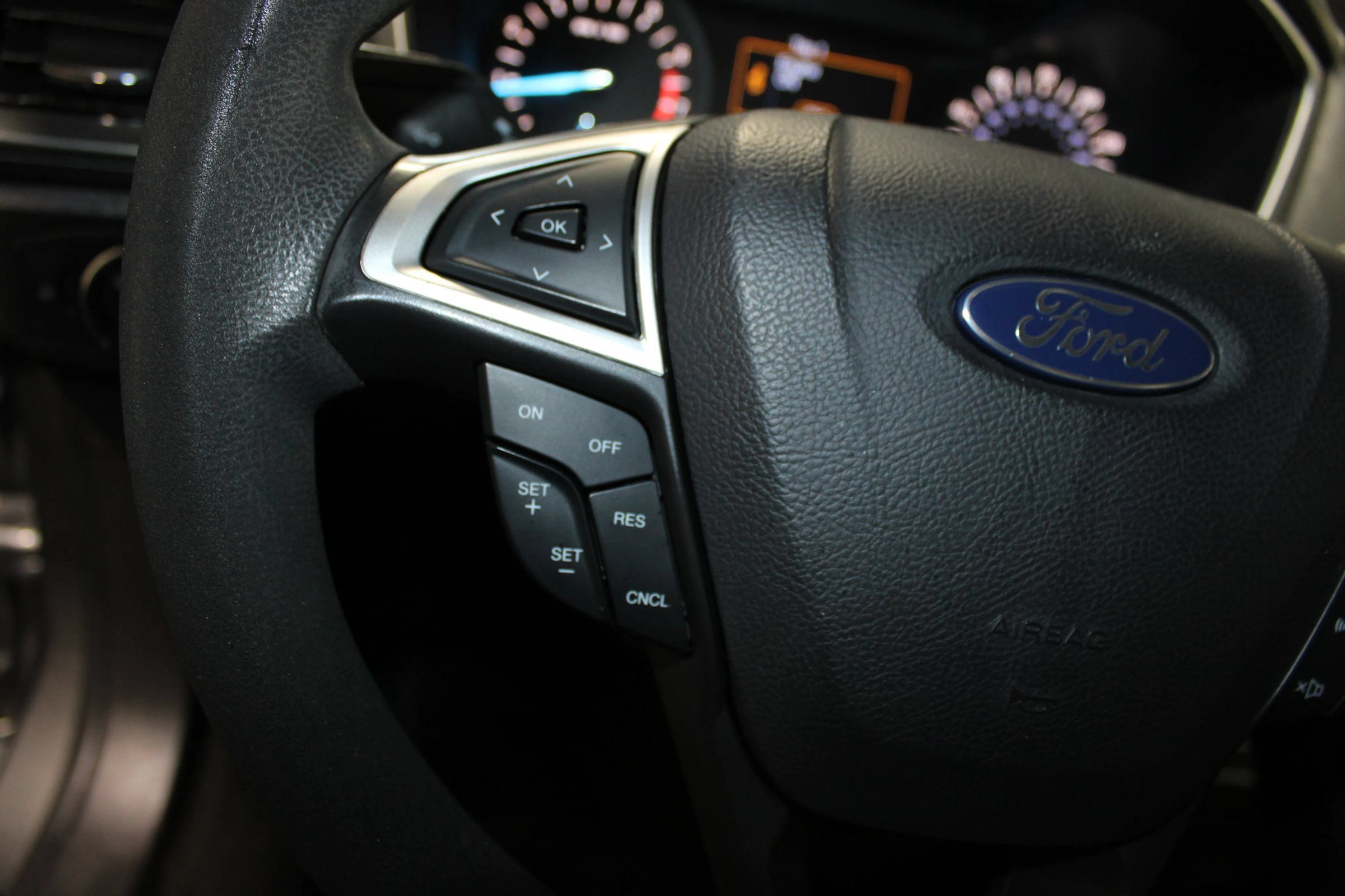 Used 2014 Ford Fusion SE FWD image 16