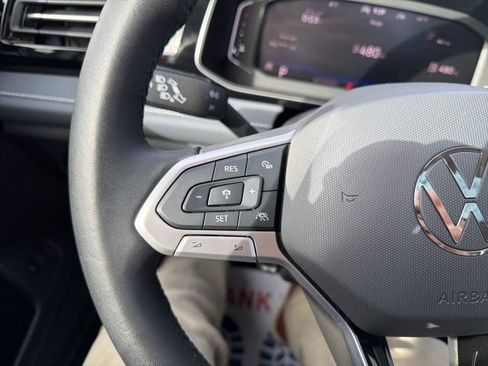 Certified 2025 Volkswagen Jetta SEL image 19