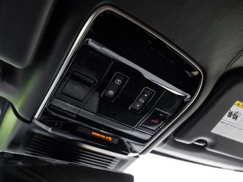New 2026 Land Rover Range Rover SV AWD/4WD image 33