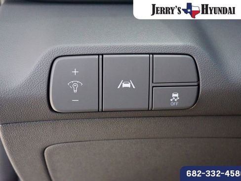 Used 2022 Hyundai Elantra SEL FWD image 15