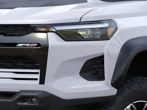 New 2026 Chevrolet Colorado ZR2 w/ Technology Package AWD/4WD image 10
