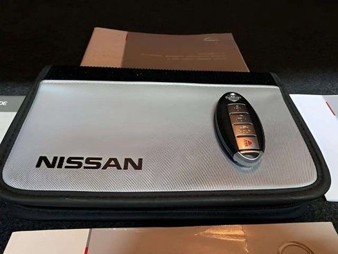Used 2010 Nissan Sentra 2.0 SL w/ Leather Pkg FWD image 14