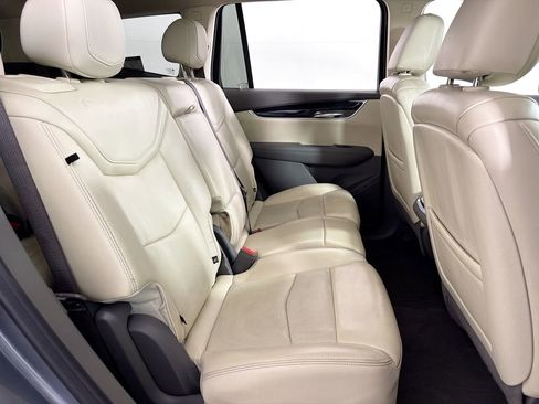 Used 2020 Cadillac XT6 Premium Luxury image 35