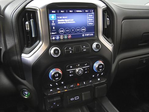 Used 2020 GMC Sierra 1500 SLT RWD image 20