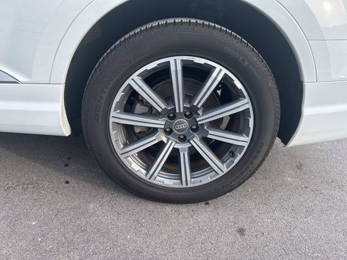 Used 2017 Audi Q7 3.0T Premium Plus w/ Premium Plus Package image 9