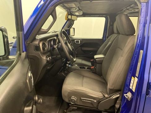 Used 2018 Jeep Wrangler Unlimited Sport image 9