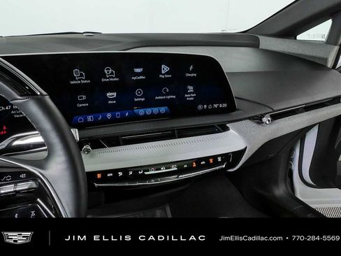 Certified 2025 Cadillac Optiq Luxury 1 AWD/4WD image 13