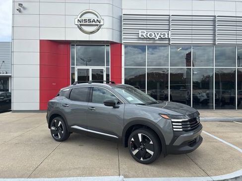 New 2026 Nissan Kicks SR w/ Cold Weather Package FWD image 1
