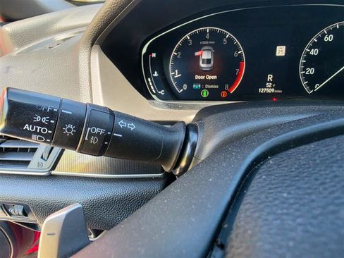 Used 2018 Honda Accord Sport image 36