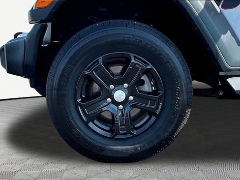 Used 2018 Jeep Wrangler Unlimited Sport S AWD/4WD image 34