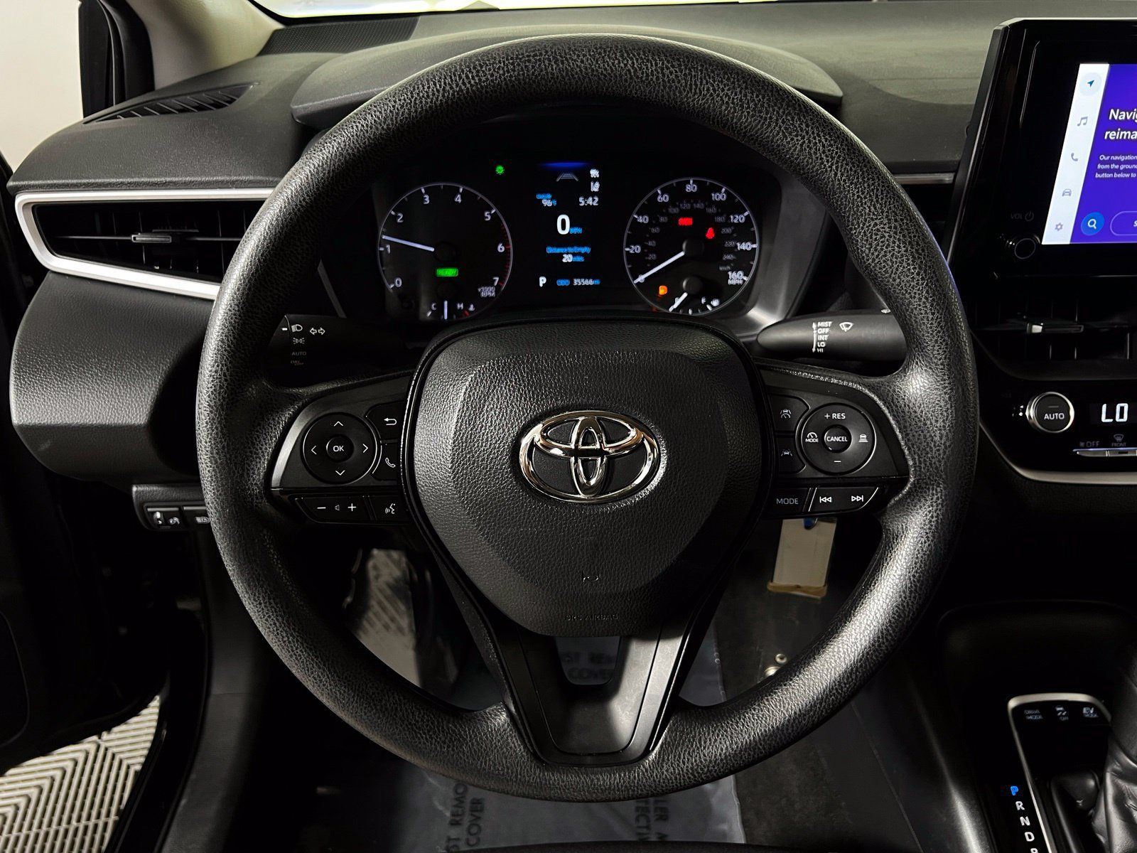 Used 2025 Toyota Corolla LE FWD image 14