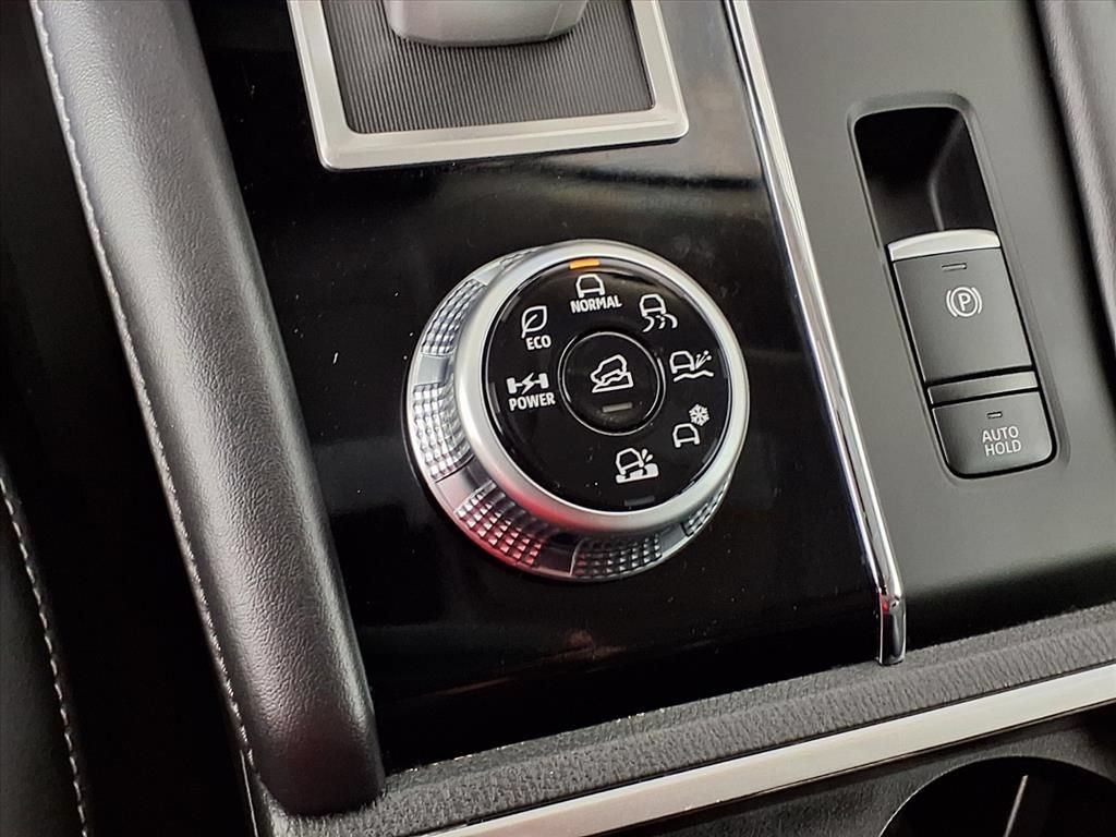 Used 2024 Mitsubishi Outlander SE AWD/4WD image 24
