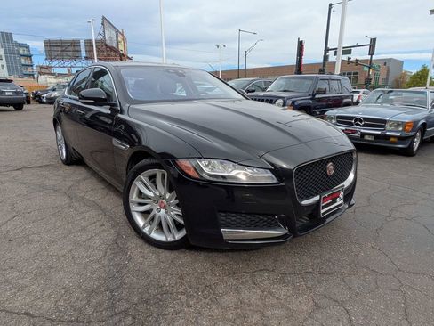 Used 2016 Jaguar XF Prestige image 1