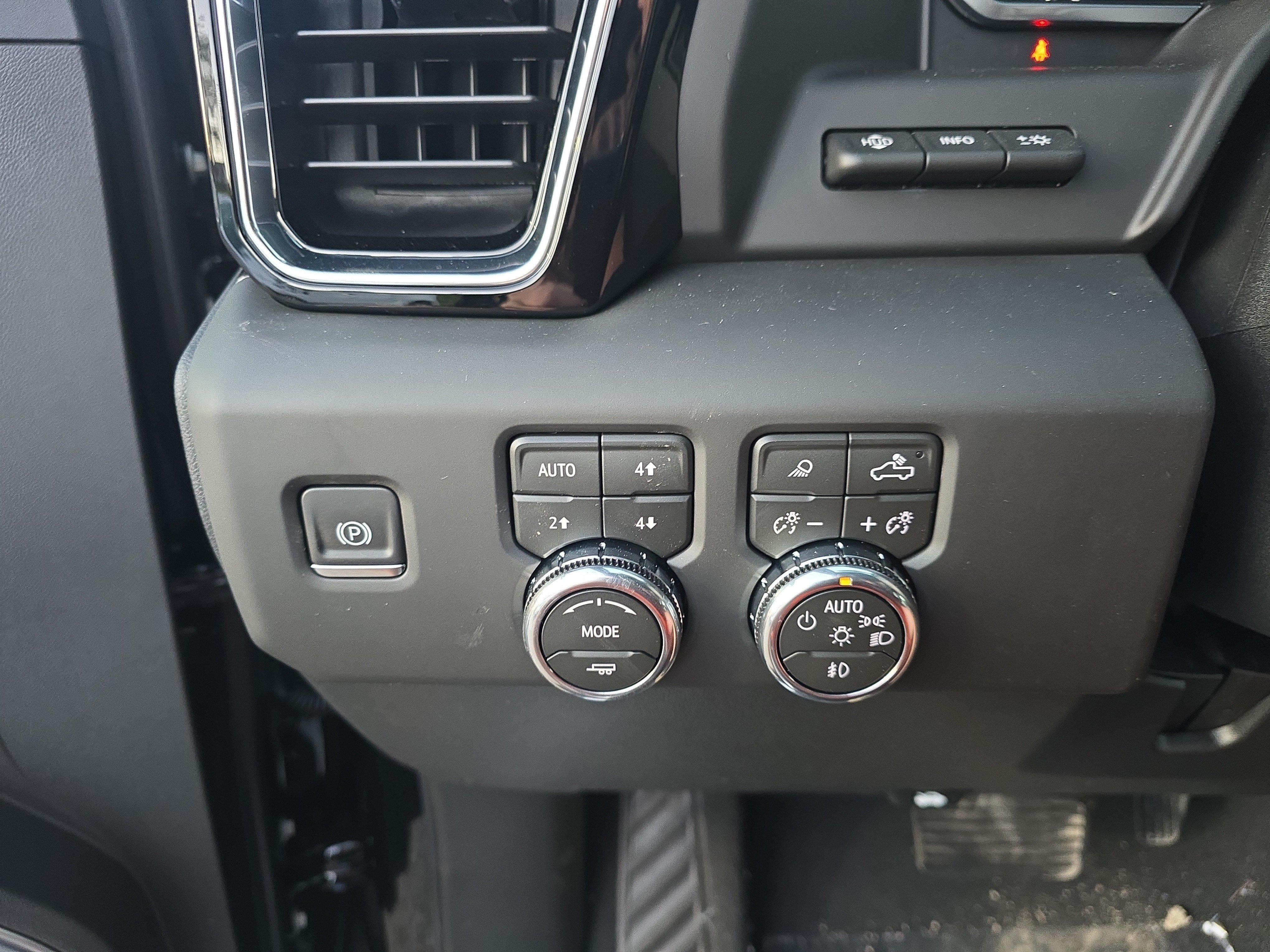 New 2026 GMC Sierra 3500 Denali Ultimate AWD/4WD image 26