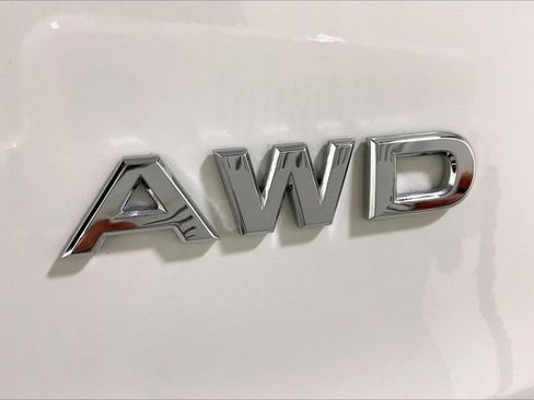 Used 2023 Nissan Rogue S image 8