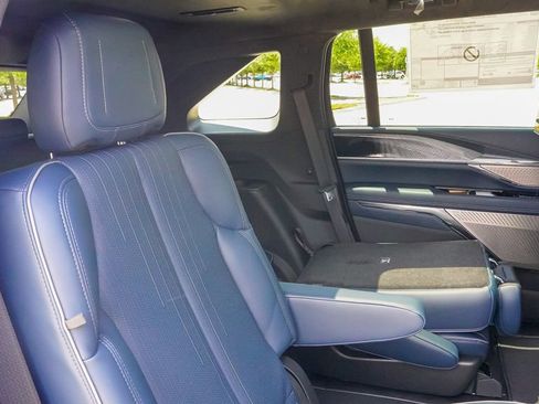 New 2025 Cadillac Escalade IQ Luxury 2 image 20