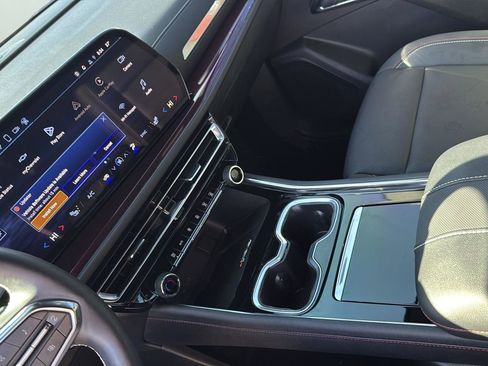 Used 2025 Chevrolet Traverse Z71 w/ Driver Confidence Package image 21