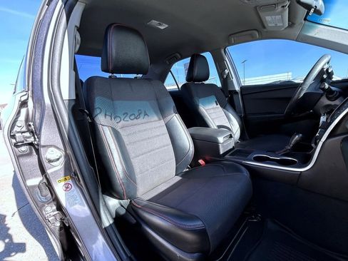 Used 2017 Toyota Camry SE image 15