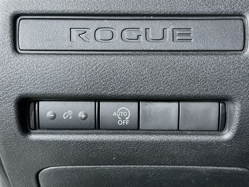 Used 2023 Nissan Rogue S FWD image 17