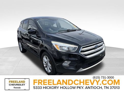 Used 2017 Ford Escape SE FWD image 1