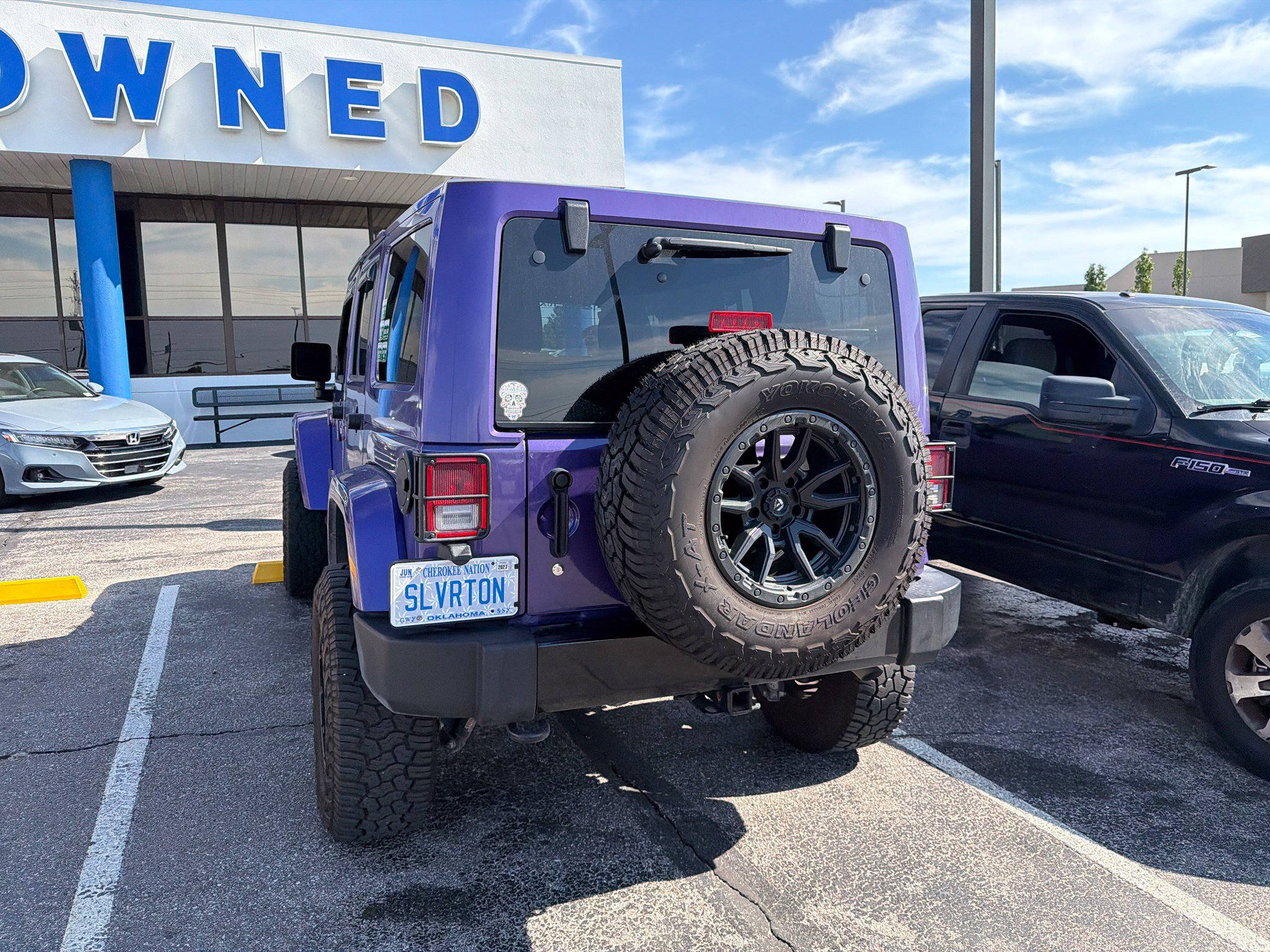 Used 2018 Jeep Wrangler Unlimited Sahara AWD/4WD image 5