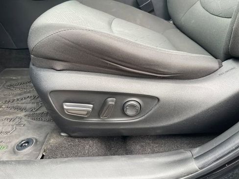Used 2023 Toyota RAV4 AWD Hybrid image 18